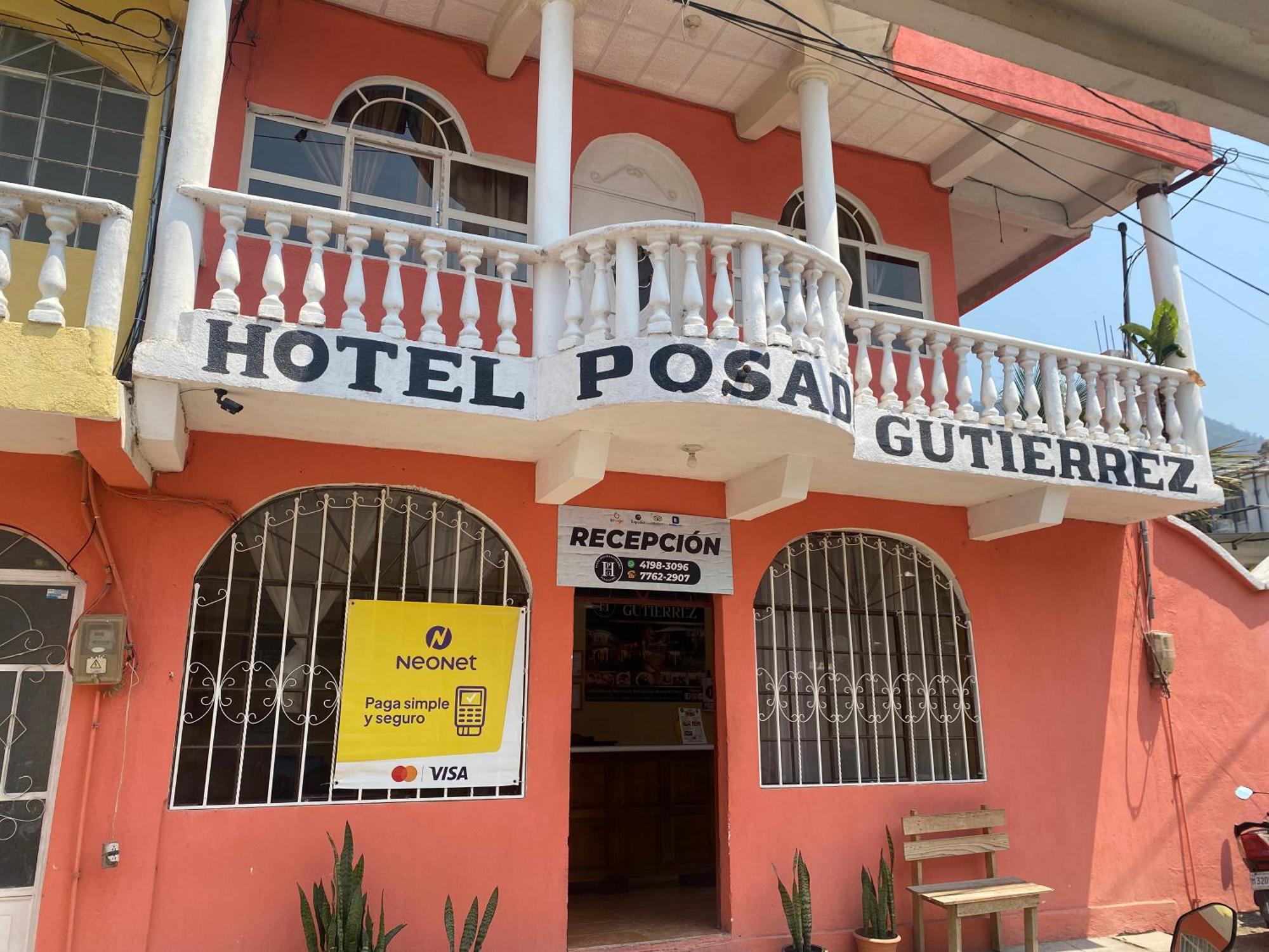 Hotel Posada Gutierrez Panajachel Exterior photo